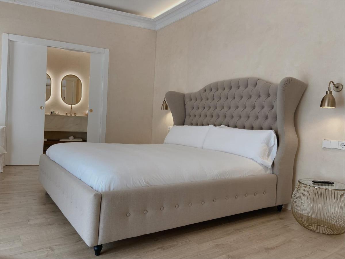 Hotel Palau Macelli & Castellón de Ampurias